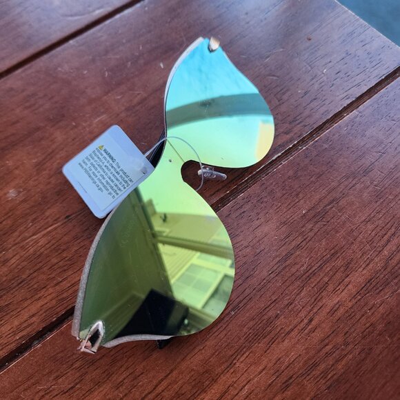 NWT Women\'s Sunglasses Collections Mirrored Lens Cat Eye Sunglasses main image 5